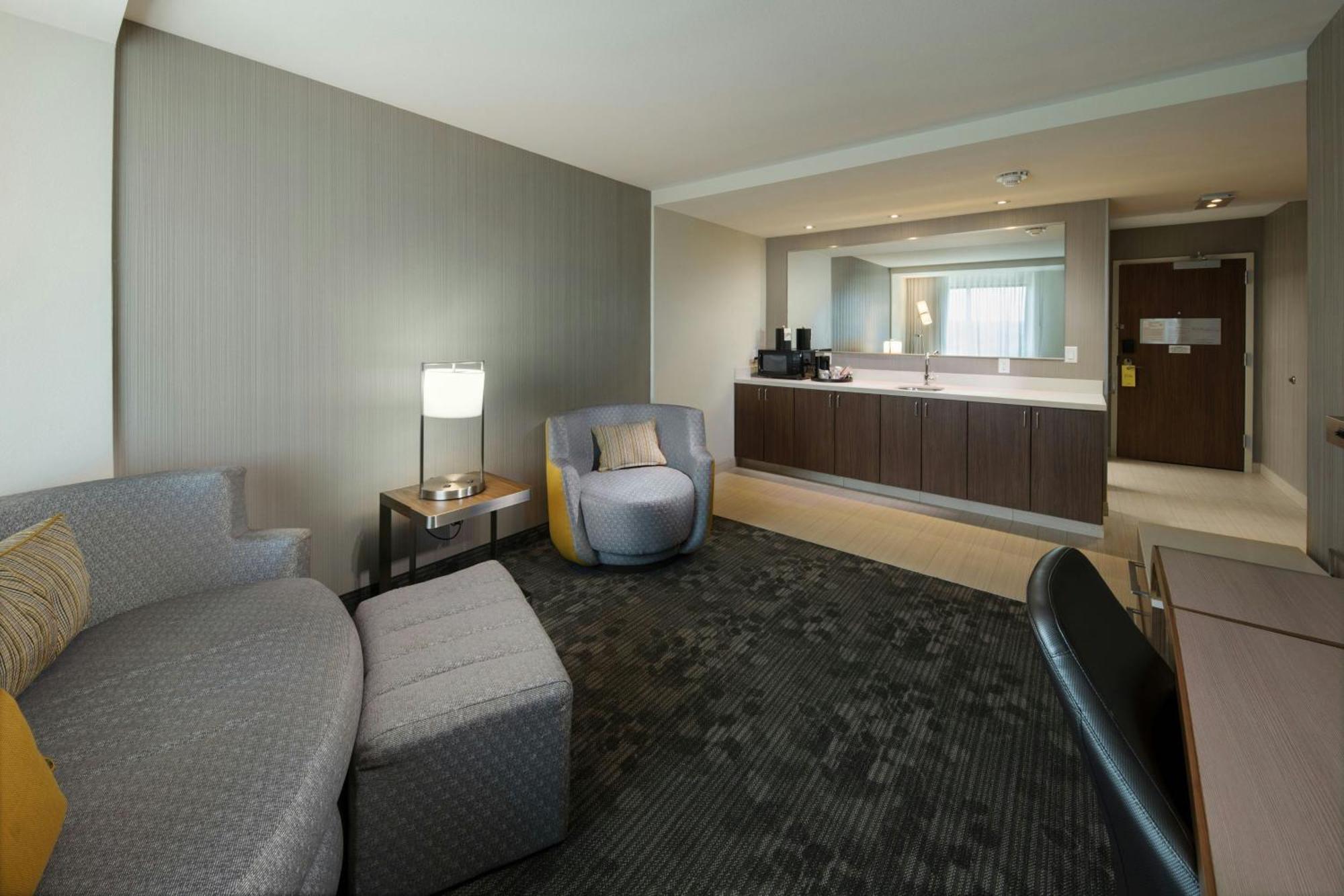 Courtyard By Marriott Russellville Ngoại thất bức ảnh