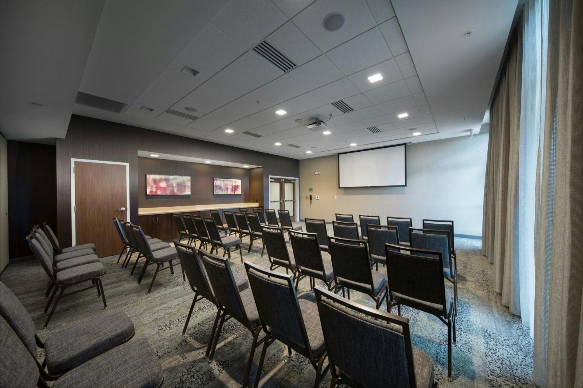 Courtyard By Marriott Russellville Ngoại thất bức ảnh