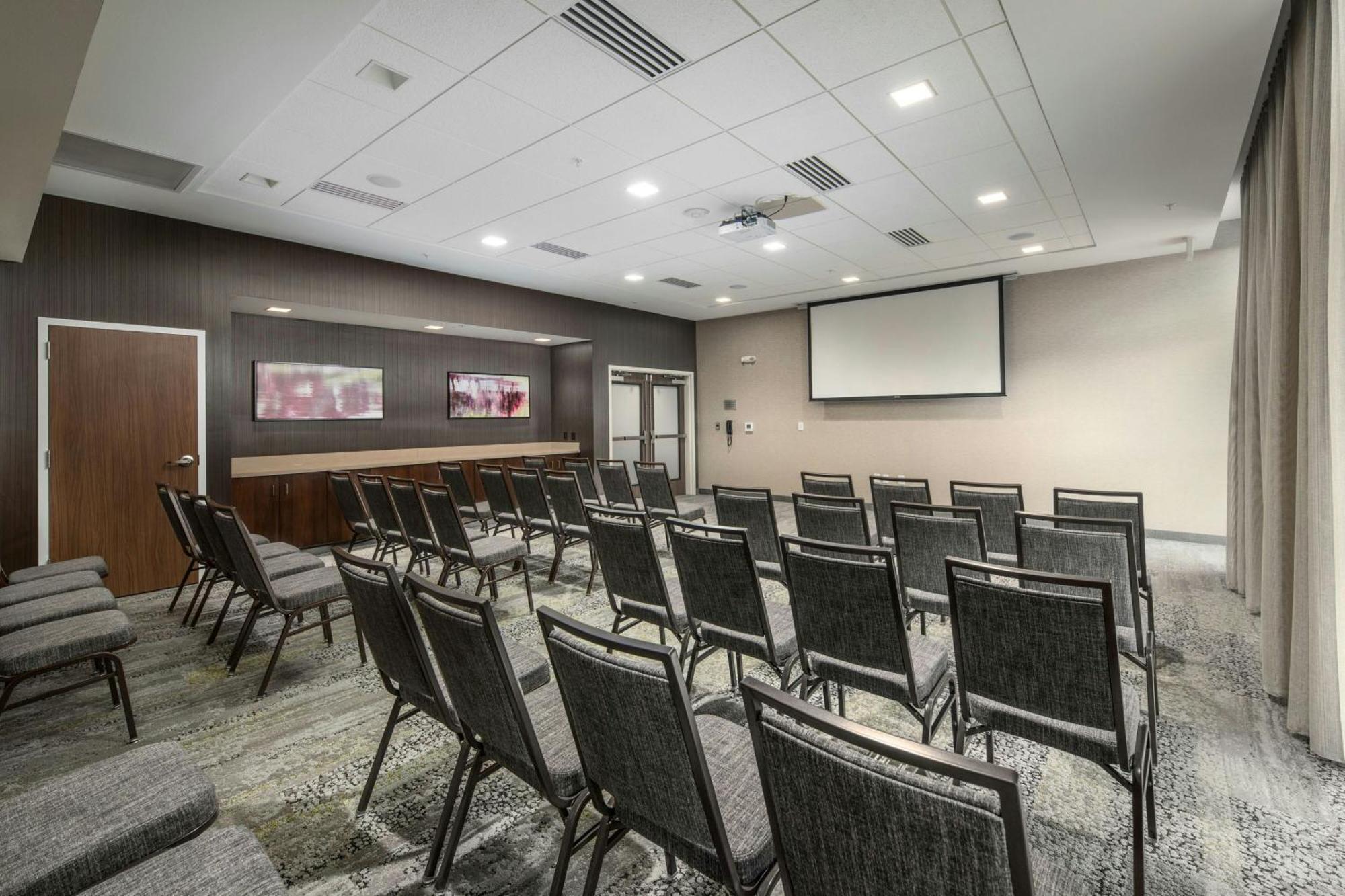 Courtyard By Marriott Russellville Ngoại thất bức ảnh