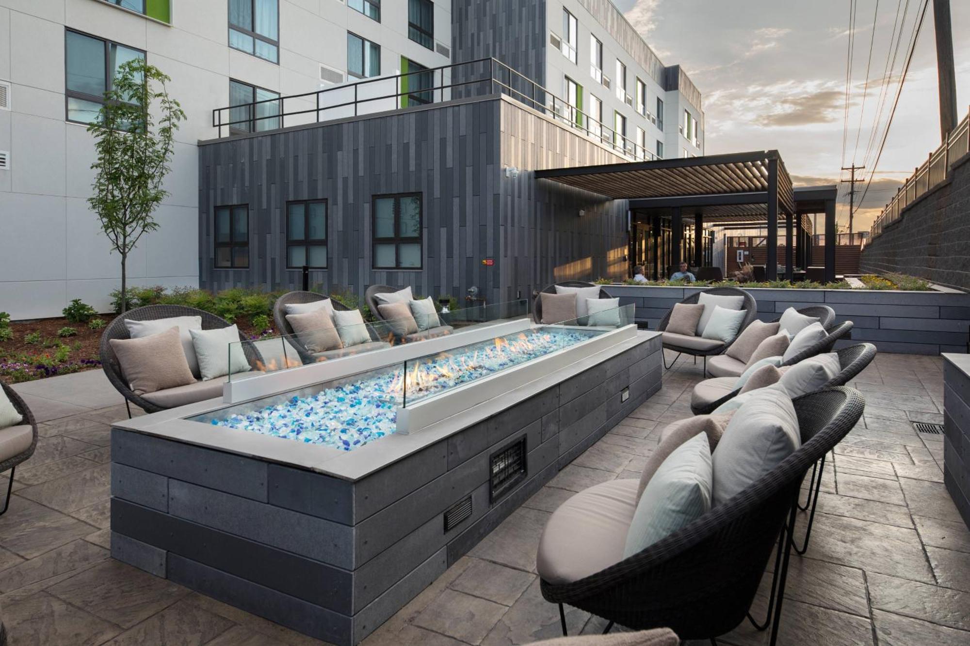 Courtyard By Marriott Russellville Ngoại thất bức ảnh