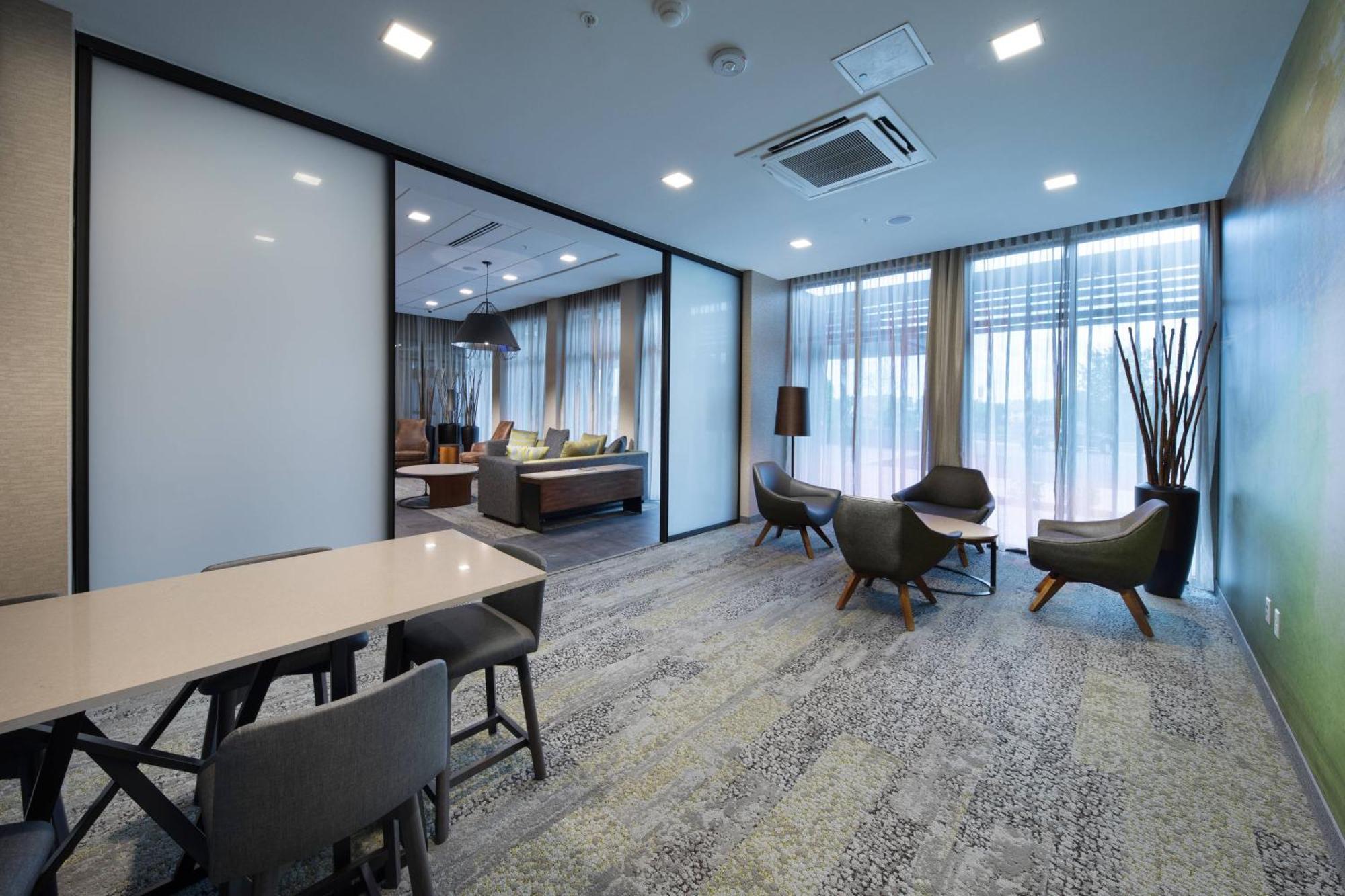 Courtyard By Marriott Russellville Ngoại thất bức ảnh